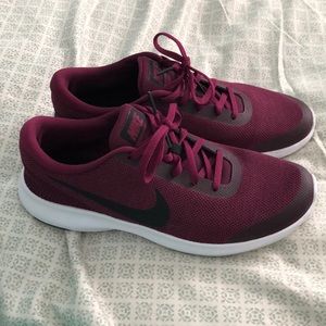 Nike tennis shoes